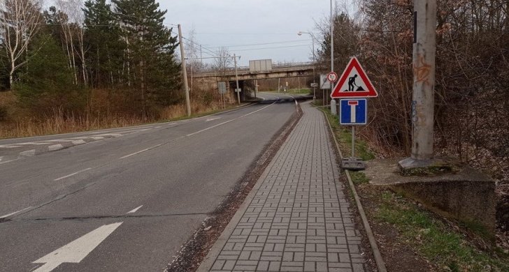 Uzavírka (1).jpg